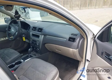 2011 Ford Fusion S z USA, uszkodzony, nr VIN 3FAHP0GA4BR268362